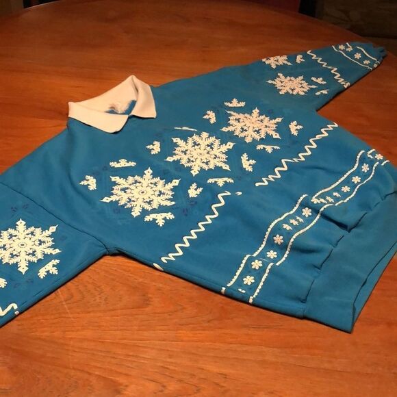 California Lifestyles vintage snowflake sweatshirt white featured in puff paint - Picture 6 of 10